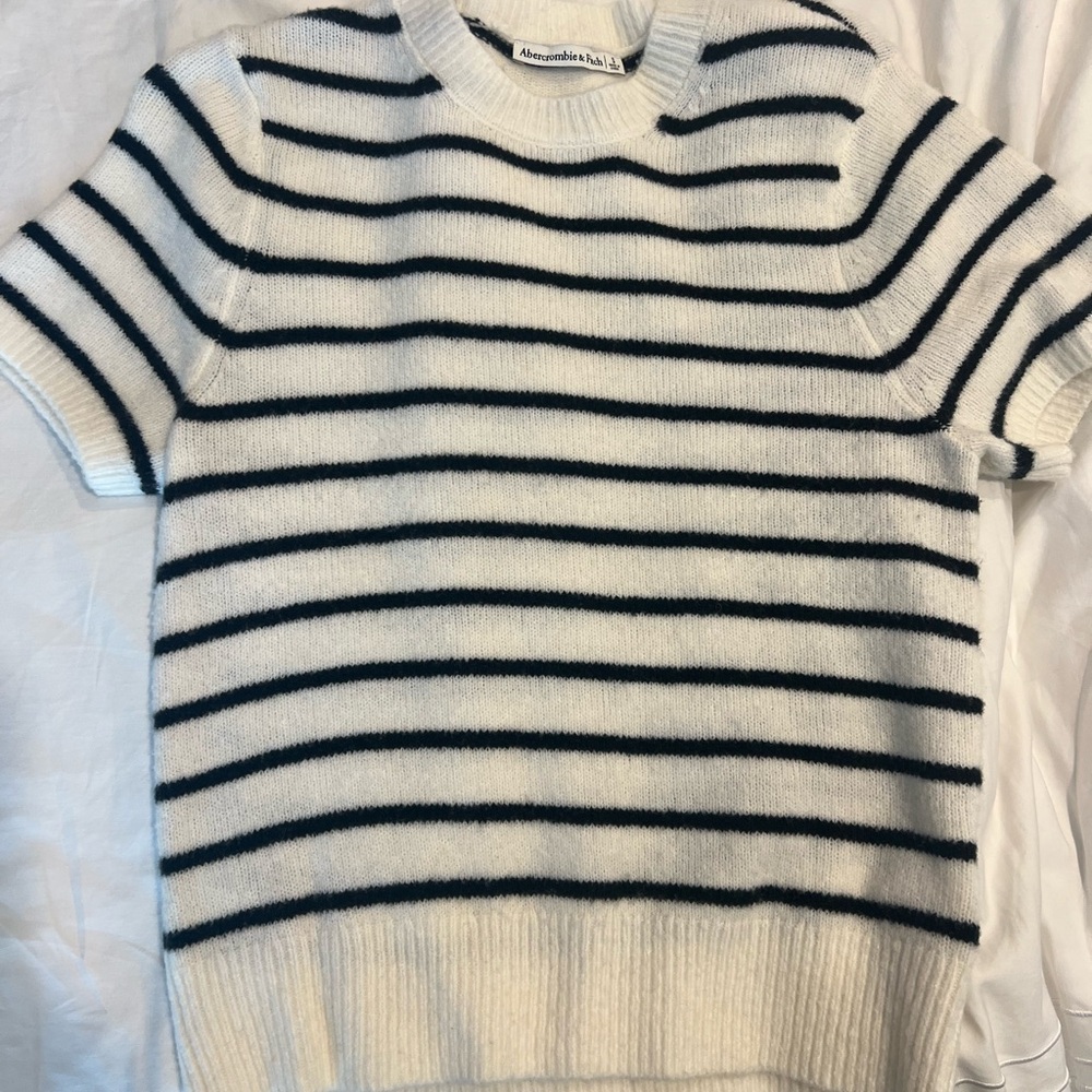 Striped Short Sleeve Crewneck Sweatshirt